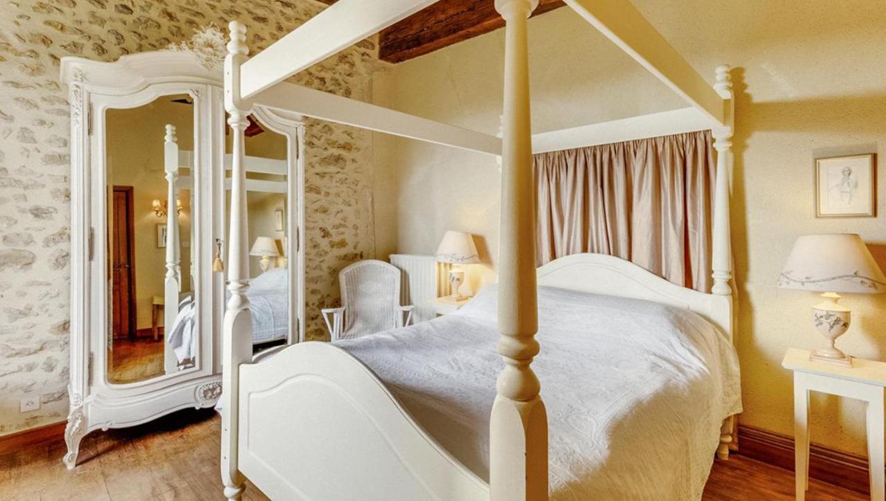 Bed and Breakfast 14Th Century Priory In Pressigny Pressigny  Exterior foto