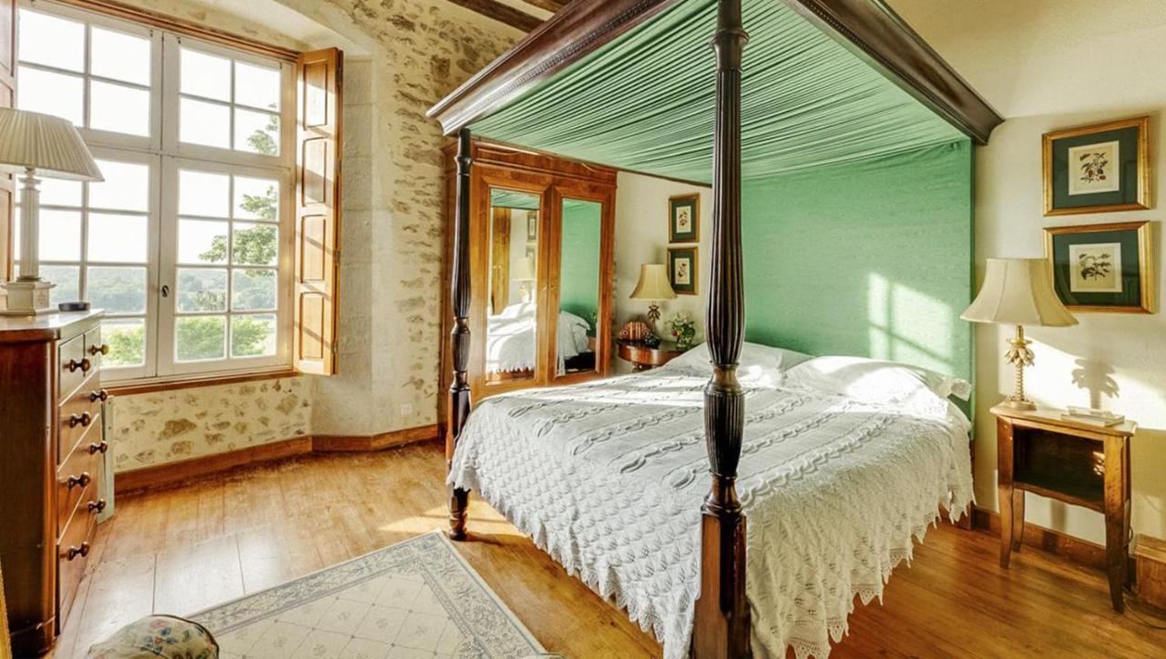 Bed and Breakfast 14Th Century Priory In Pressigny Pressigny  Exterior foto