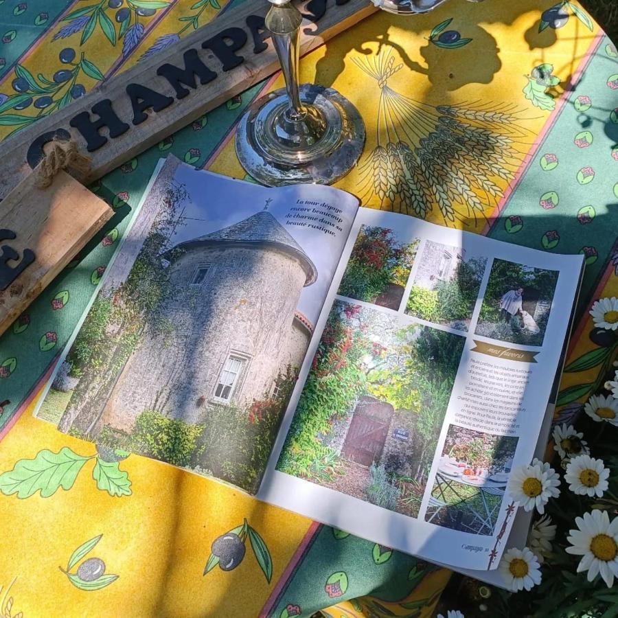 Bed and Breakfast 14Th Century Priory In Pressigny Pressigny  Exterior foto