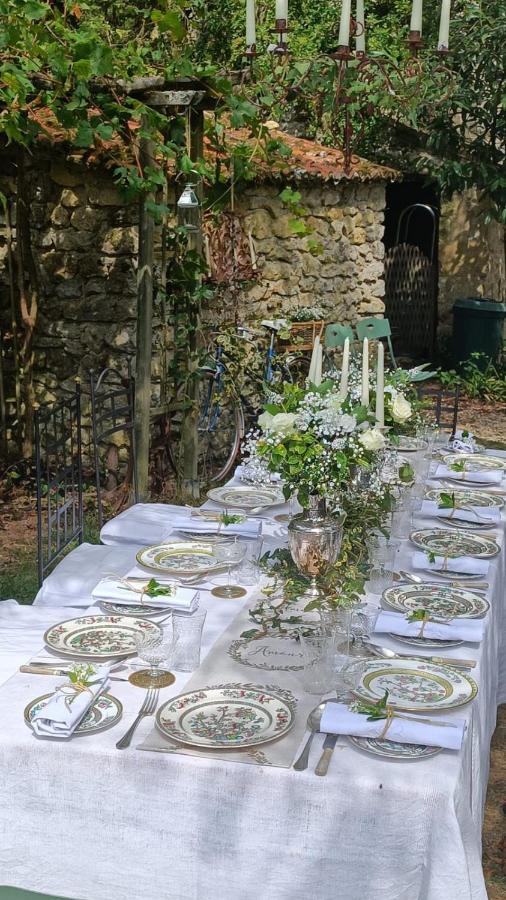 Bed and Breakfast 14Th Century Priory In Pressigny Pressigny  Exterior foto
