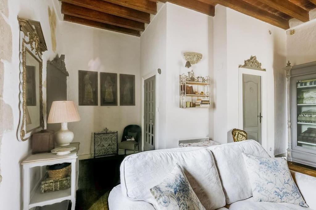 Bed and Breakfast 14Th Century Priory In Pressigny Pressigny  Exterior foto