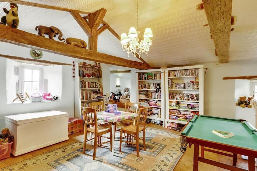 Bed and Breakfast 14Th Century Priory In Pressigny Pressigny  Exterior foto