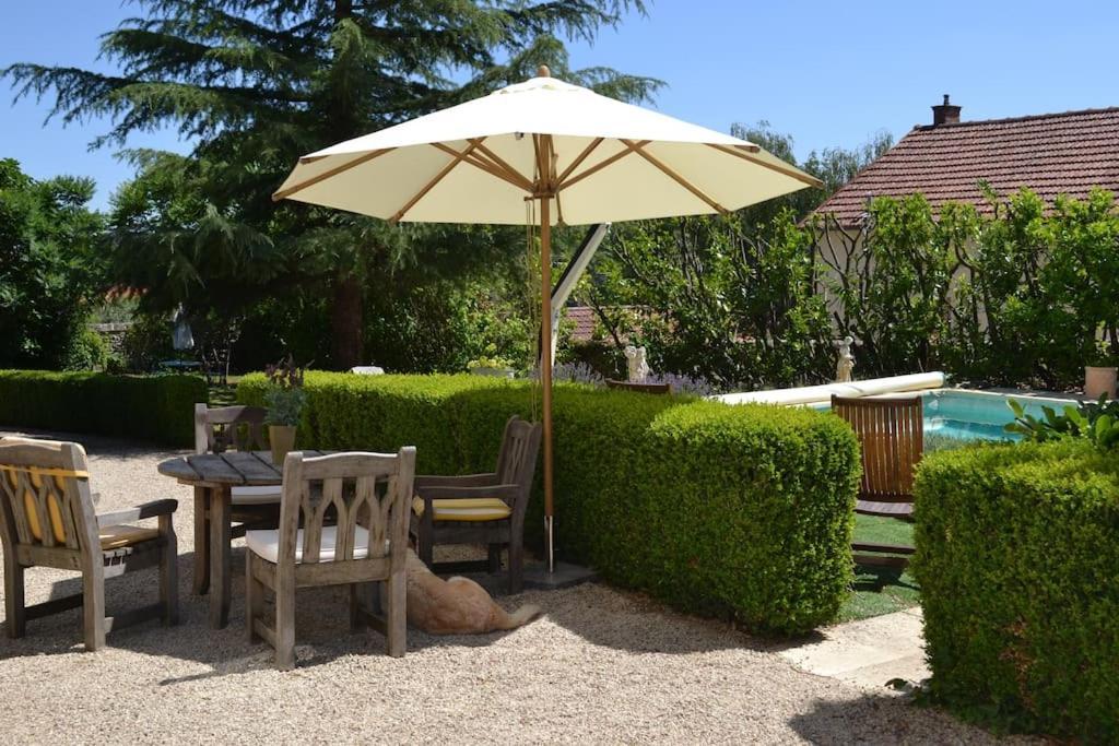 Bed and Breakfast 14Th Century Priory In Pressigny Pressigny  Exterior foto