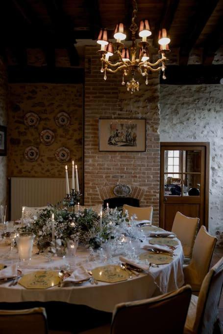 Bed and Breakfast 14Th Century Priory In Pressigny Pressigny  Exterior foto