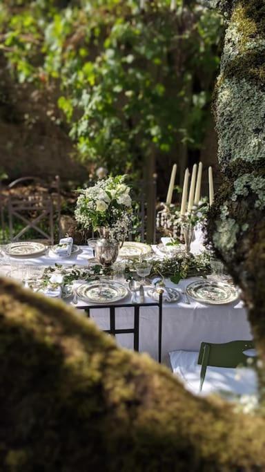 Bed and Breakfast 14Th Century Priory In Pressigny Pressigny  Exterior foto