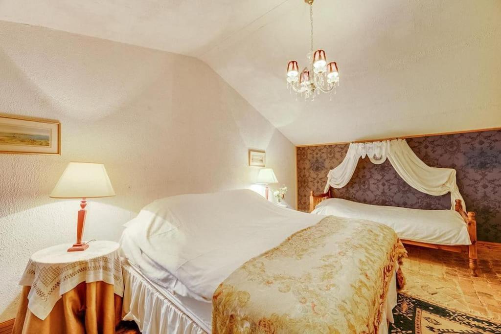 Bed and Breakfast 14Th Century Priory In Pressigny Pressigny  Exterior foto
